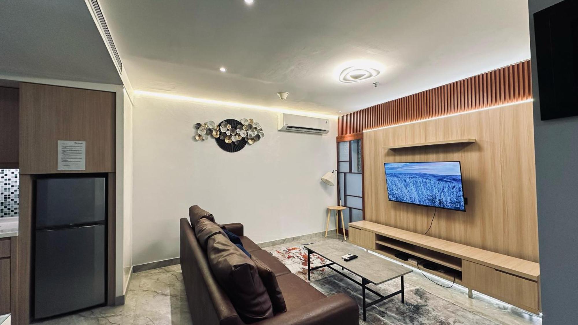 The H Tower Rasuna Suites Kuningan Jakarta By Villaloka 外观 照片