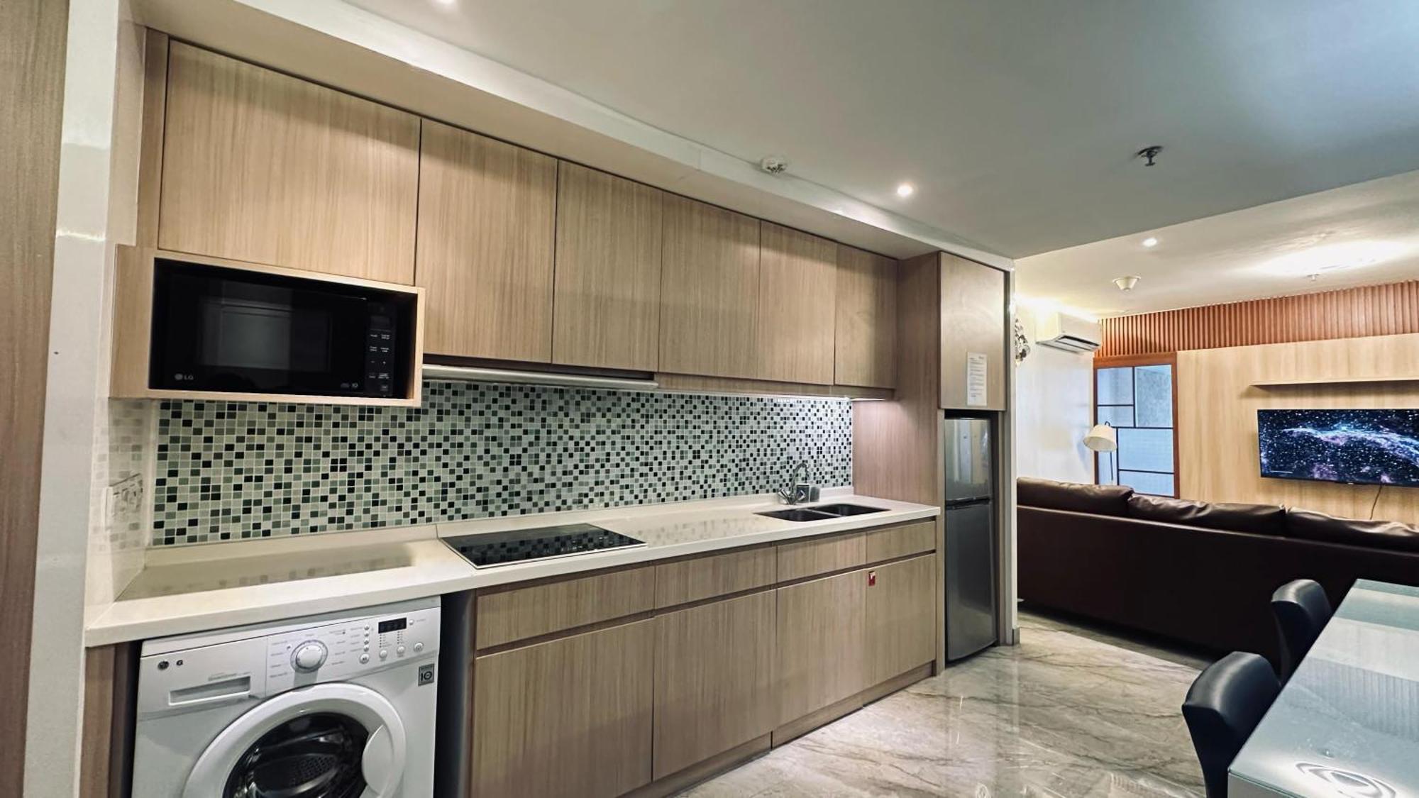 The H Tower Rasuna Suites Kuningan Jakarta By Villaloka 外观 照片